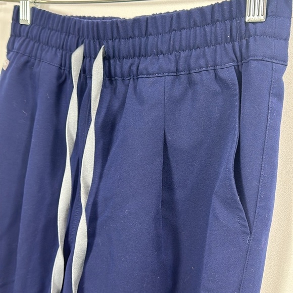 Figs High Waisted Pleated Navy Blue scrub pants size small tall - Picture 6 of 12